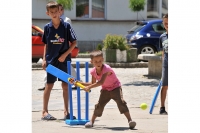 Jouer au cricket pour changer en Serbie